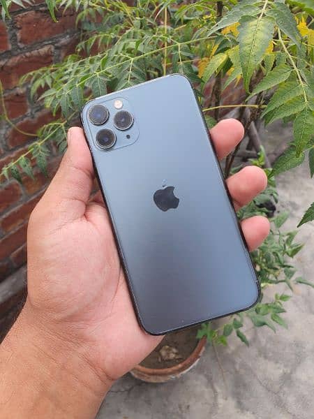 Iphone 11 Pro 64 GB Factory Unlock All ok 5