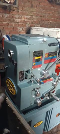 5 feet Lathe machine