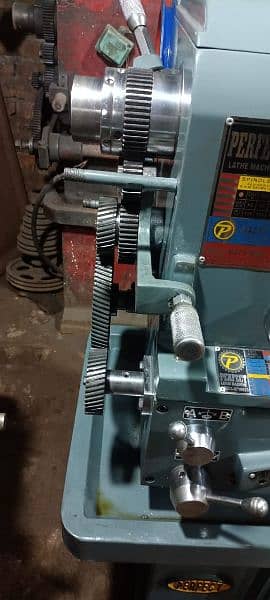 5 feet Lathe machine 3