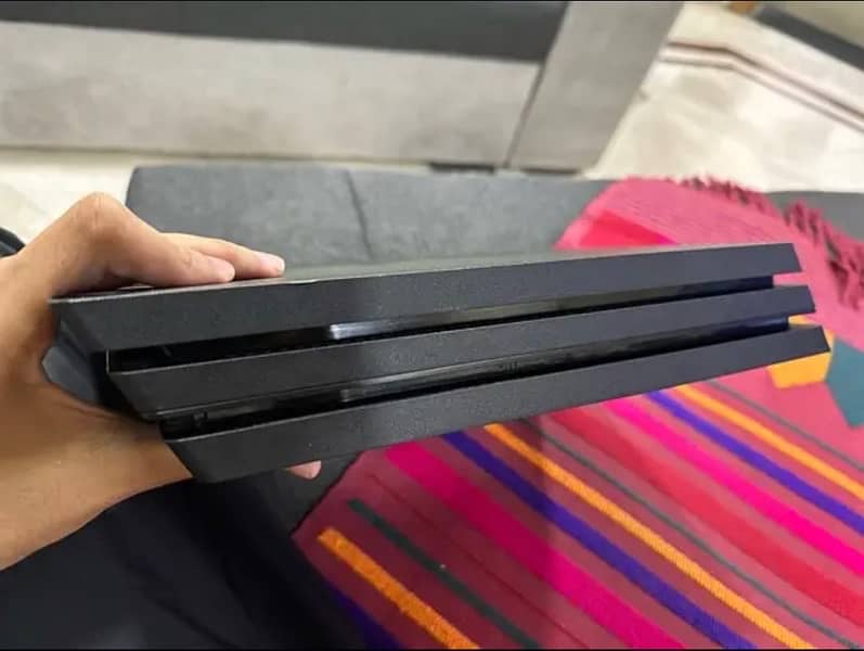 ps4 pro 1 tb mint condition. 1