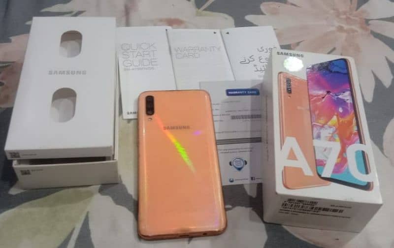 SAMSUNG A70
PTA APPROVED 6GB RAM 128GB 2