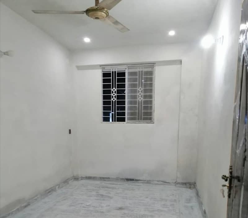 563 Marla Lower Portion In Lahore Is Available For rent 0