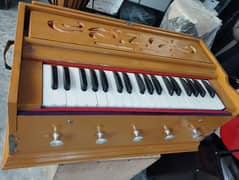 HQ harmonium best for beginners