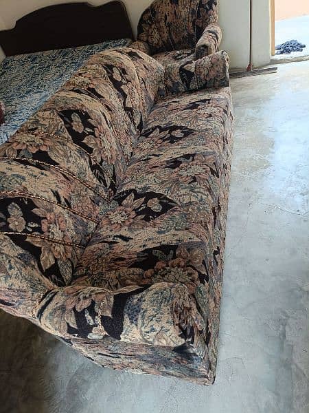 3 seater and 1 Seater Sofa for sale. 1