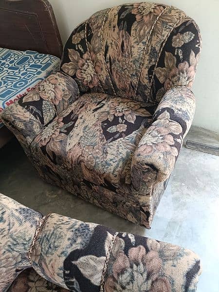 3 seater and 1 Seater Sofa for sale. 3