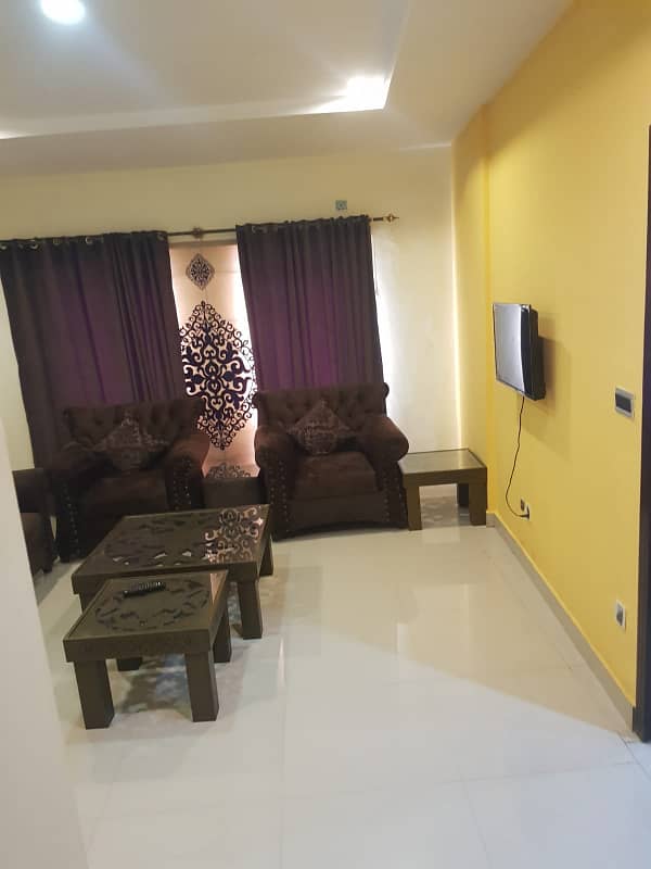 Par day short time one bed appatment for rent bahira town phase 6 any time available 5