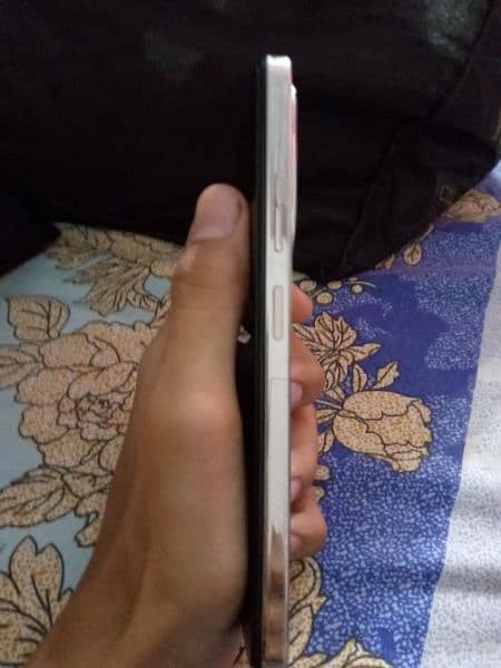 infinix hot 40i 8/128 3