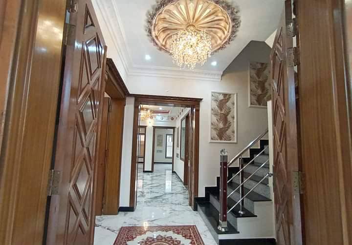 10 Marla Brand New luxurious Upper Portion Is Available For rent In Rafi Block Bahria Town Lahore 0