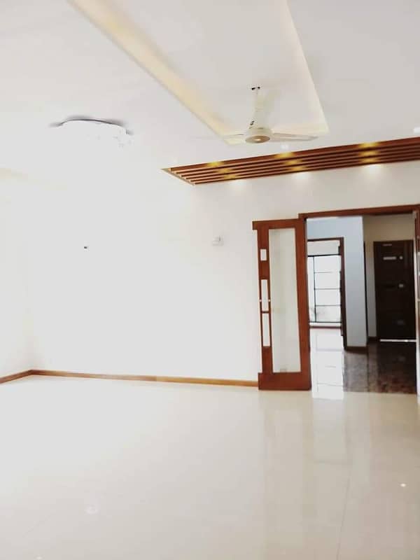 1 Kanal Most Elegant Slightly Used Modern Design Bungalow For RENT At Prime Location In DHA Phase 6 10