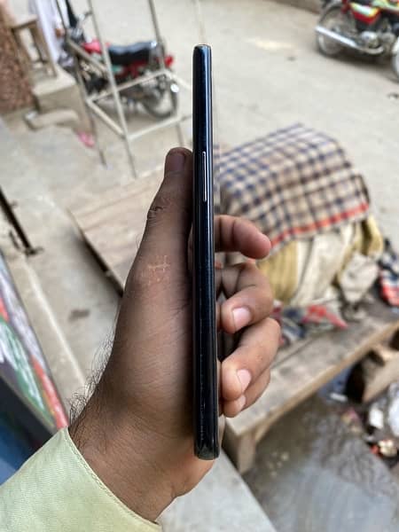 One plus 9 5G 8 GB 128 Gb NON PTA ALL OK 4