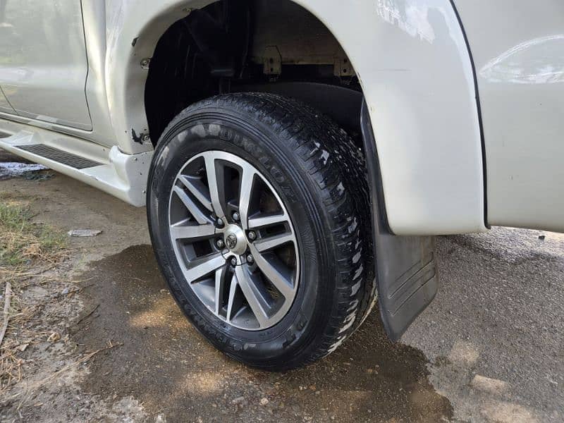 Toyota Hilux 2013 Vigo G 9