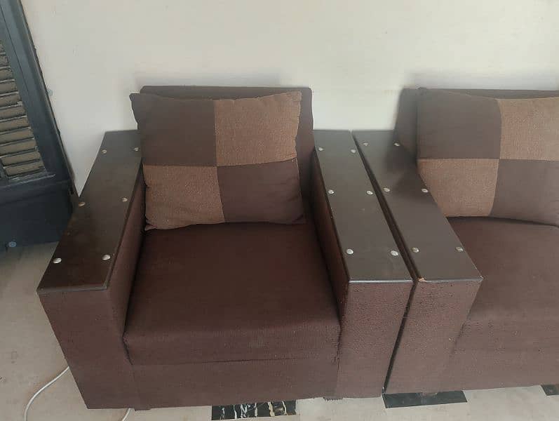 1 year use sofa set 1