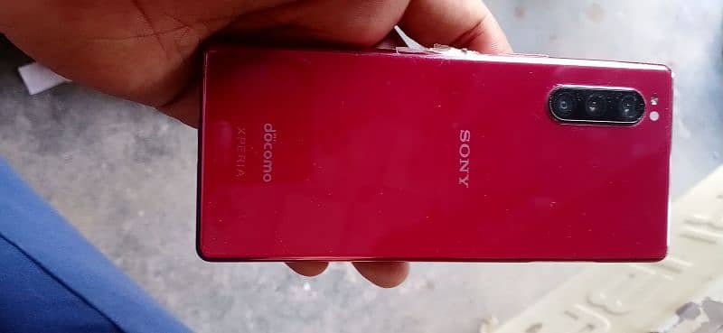 sony X peria 5 mark 2 1 maa  sim time baki ha 3