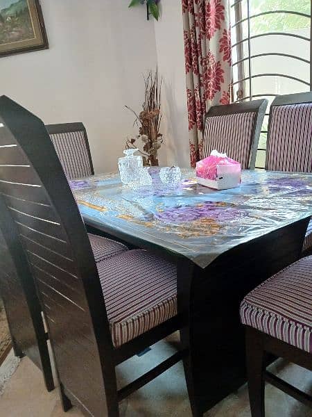 6 chairs Dinning table for sale 1