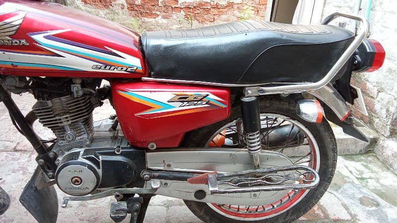 Honda cg 125 2016 model urgent sale 3