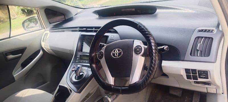 Toyota Prius 2010,2017 reg, isb number 10