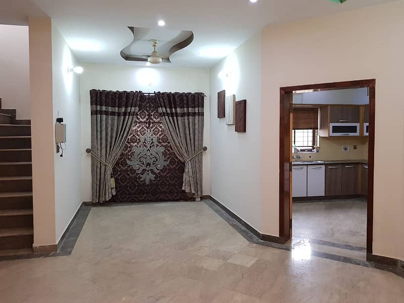 8 Marla House For Rent in Bahria Town Lahore 11