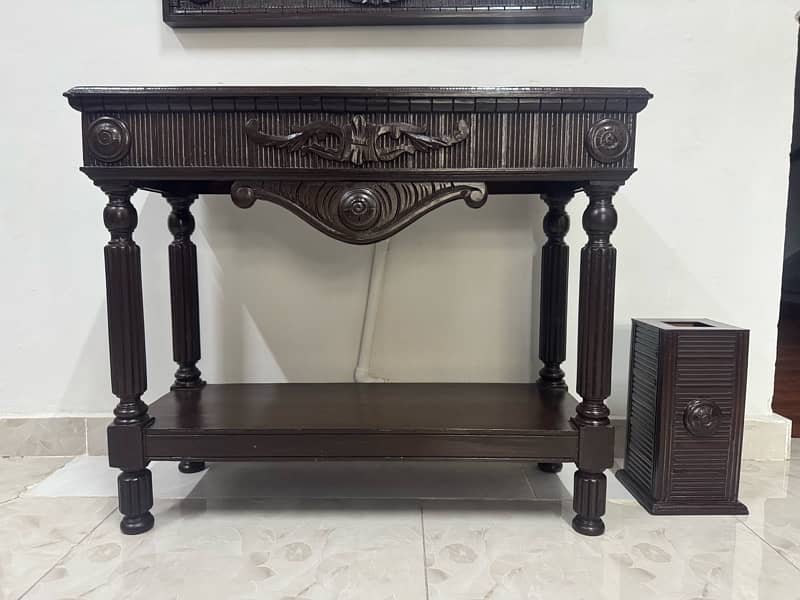 Console Table with Mirror & Flower Vase 1