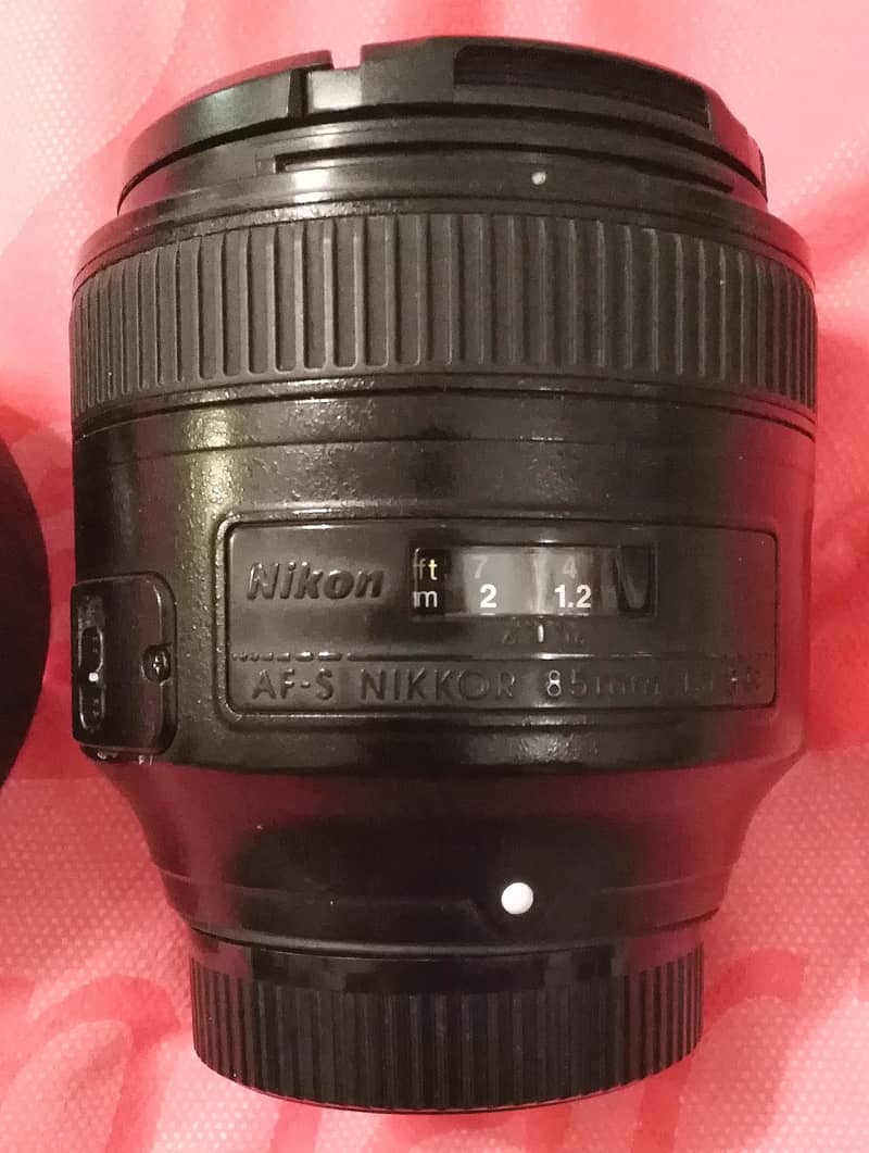 Nikon 85mm F1.8 G lens (Read Full AD Carefully) 0