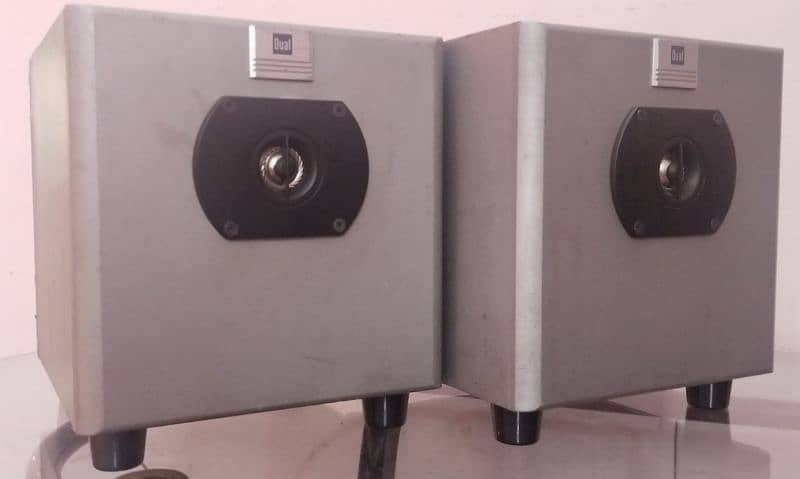 Subwoofer style Bookshelf (Down-fire) Speakers 2