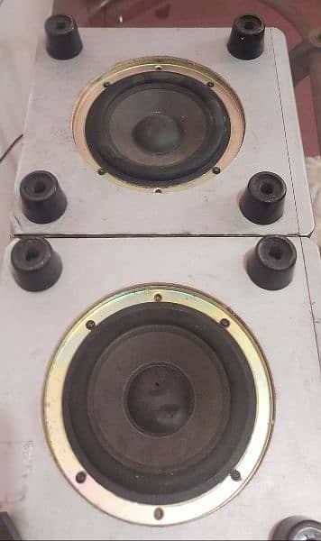 Subwoofer style Bookshelf (Down-fire) Speakers 7