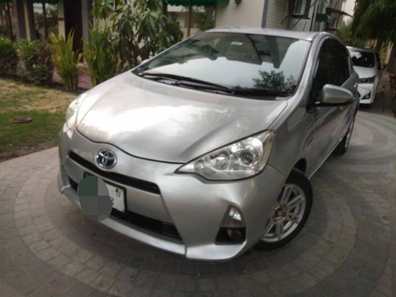 Toyota Aqua 2013/2017, Full options like zero meter 10