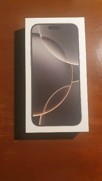 iphone 16pro max 256gb natural titanium 0