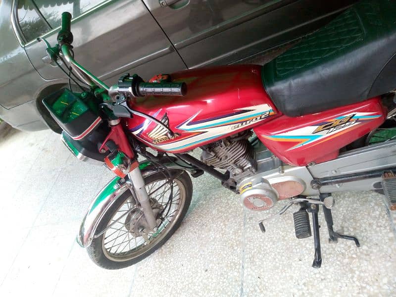 Honda 125 16 model urgent sale condition 10/10 0/328/4379/701 4