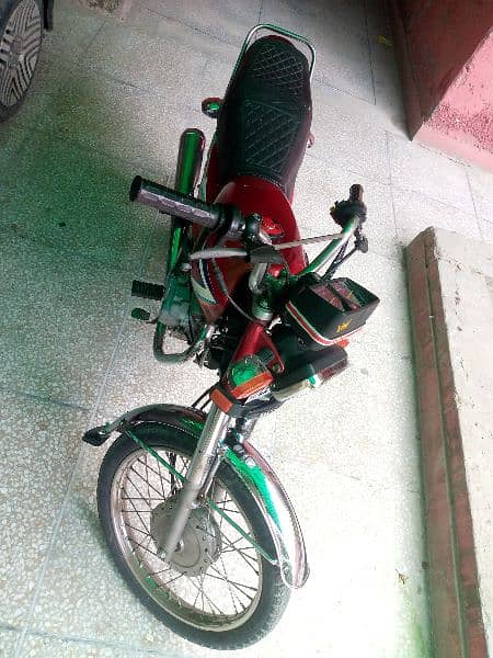 Honda 125 16 model urgent sale condition 10/10 0/328/4379/701 5