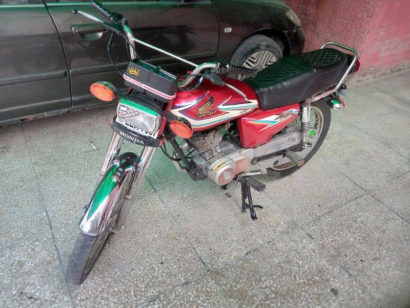 Honda 125 16 model urgent sale condition 10/10 0/328/4379/701 7