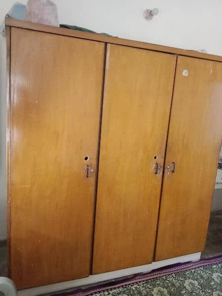 3 door wardrobe (almari) 2