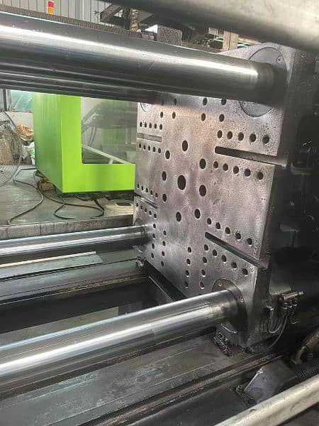 injection moulding machine 5