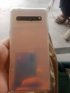 Samsung S10+ . 8 ram 512 room 0