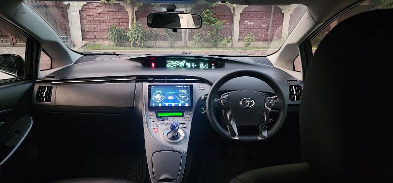 Toyota Prius 2013 4