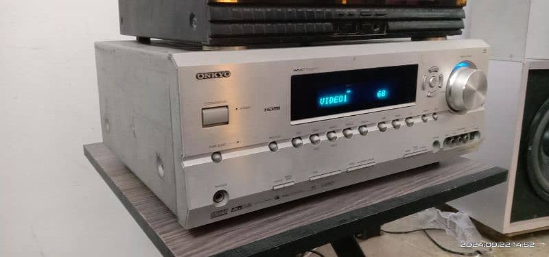 onkyo amplifier  7.1 HDMI 1