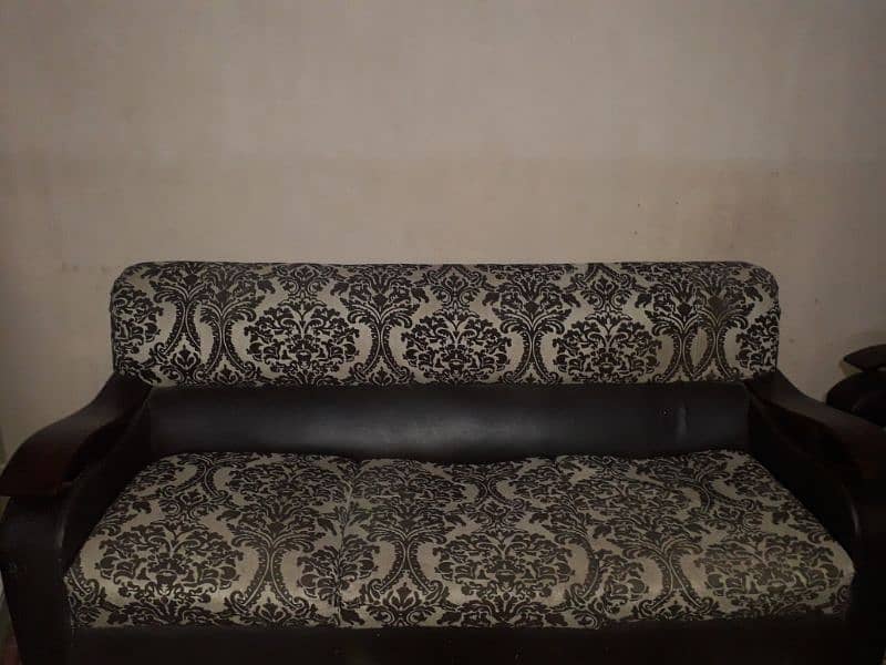 sofa set with table urgent sale 0