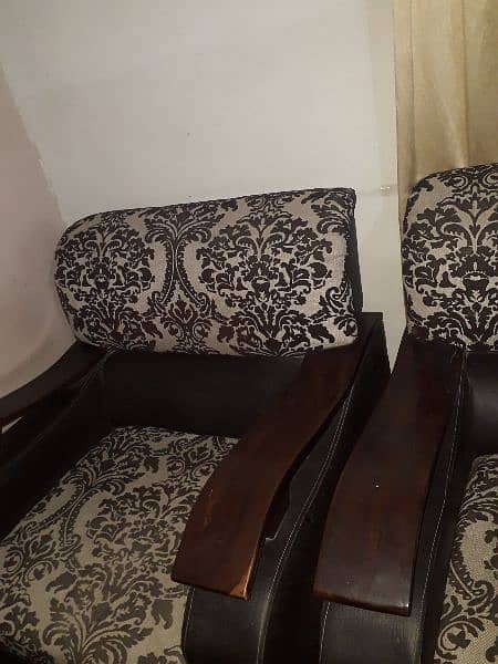 sofa set with table urgent sale 2