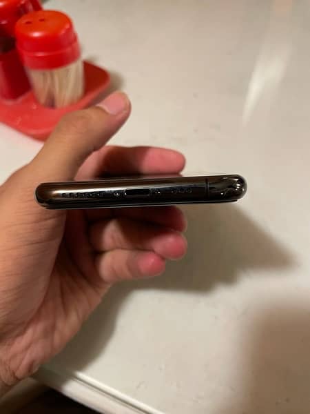 iPhone 11 pro 64 gb Jv 4