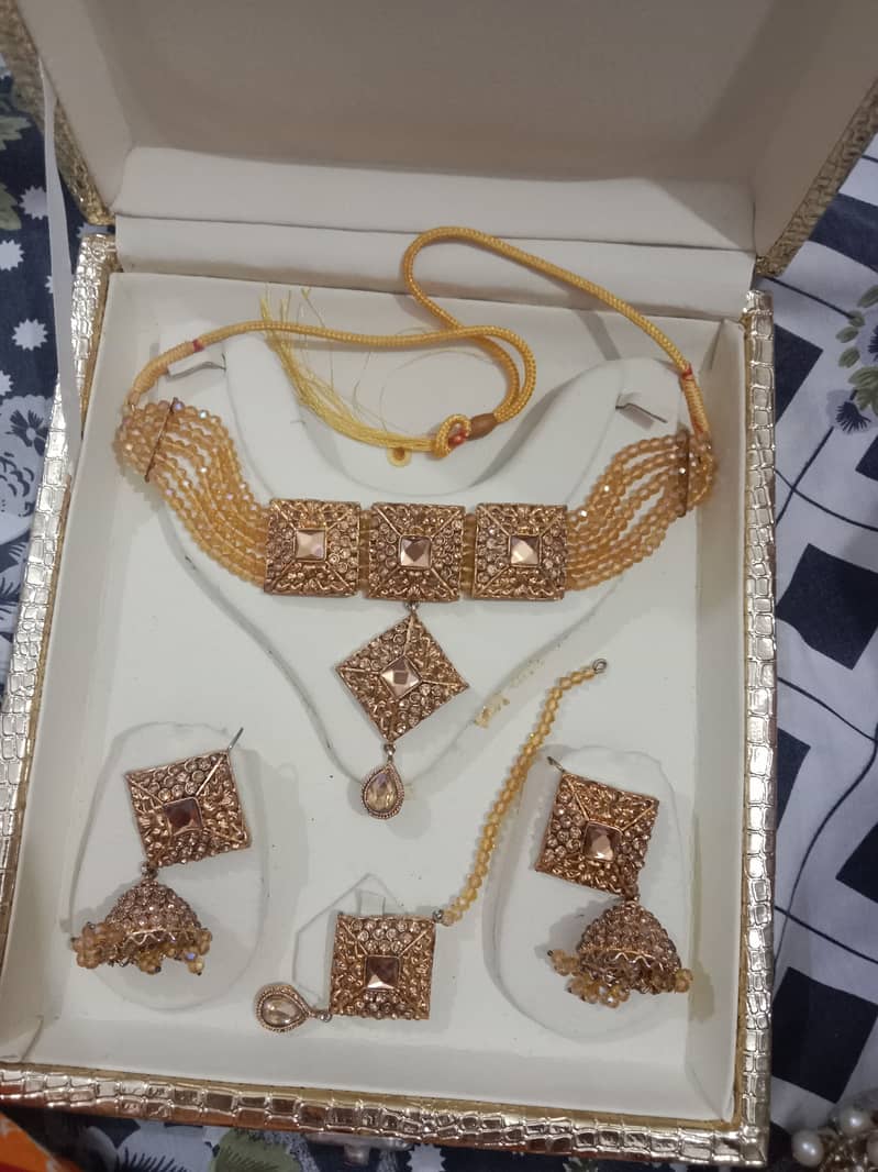 Jewellery set 1