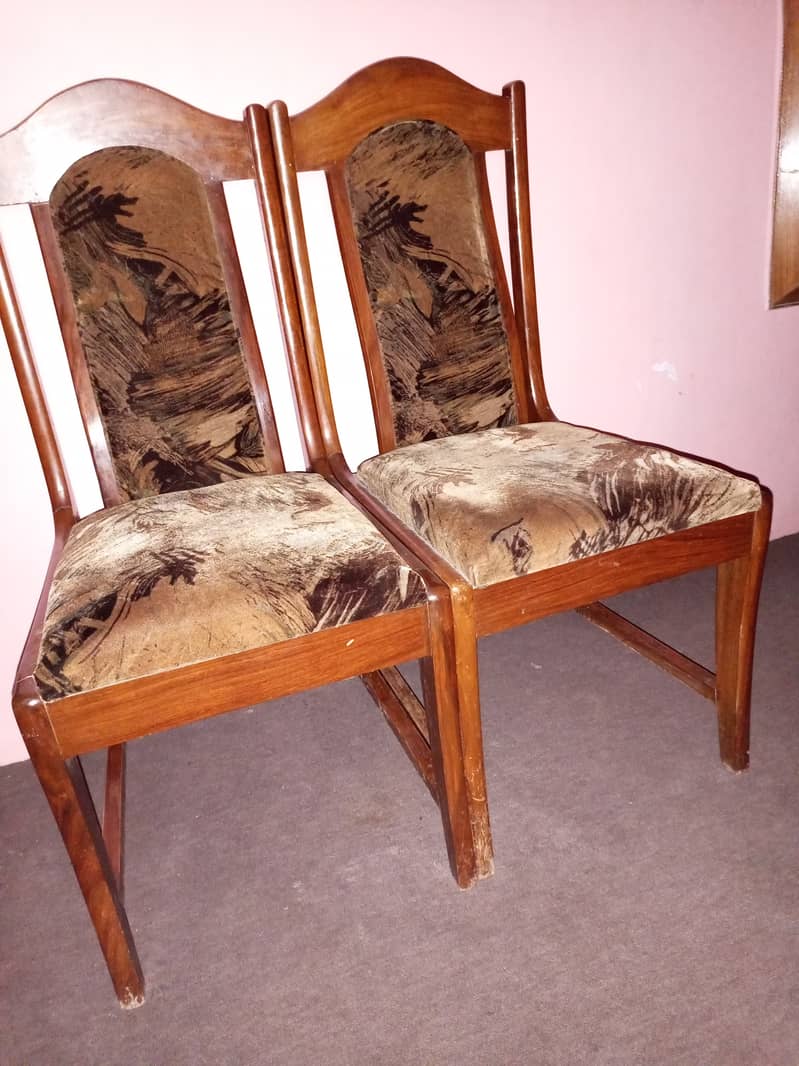 Dining Table with chairs 0