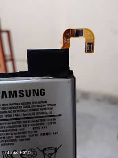 Samsung S6 Edge battery and other accessories.