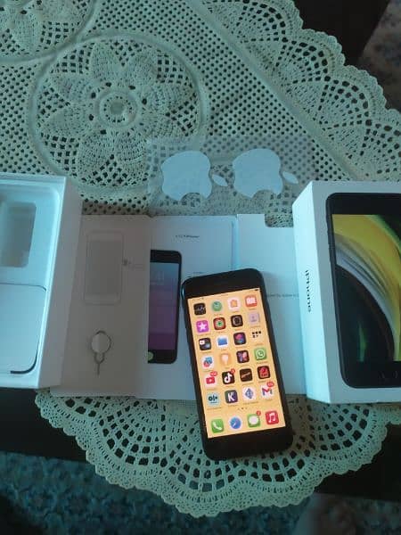 iPhone SE 2nd generation 128 GB with box PTA APPROVED 7