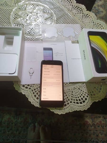 iPhone SE 2nd generation 128 GB with box PTA APPROVED 18