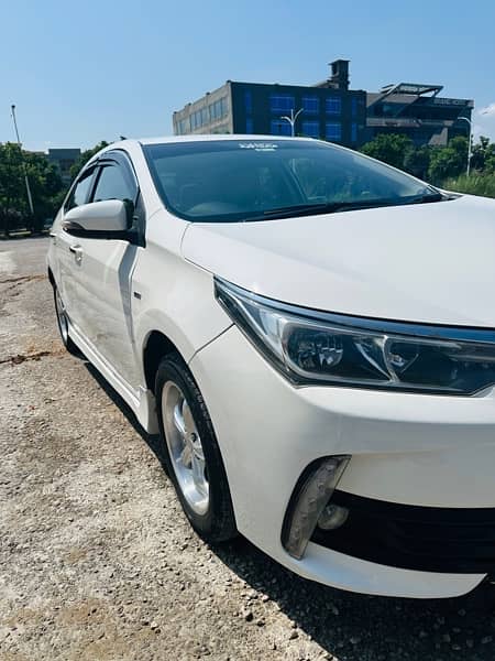 Toyota Corolla GLI 2018 Super White 1