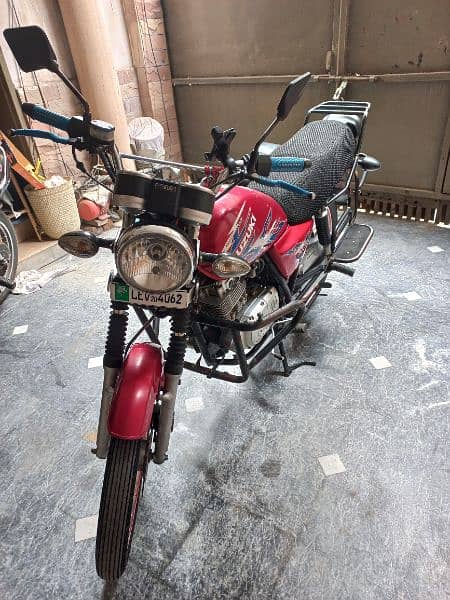 Suzuki GS 150 SE 4