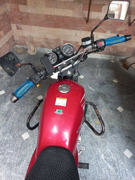 Suzuki GS 150 SE 15