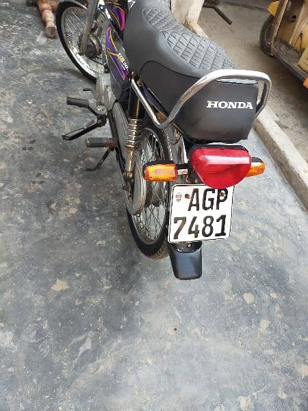 United 70cc condition 10/9 geniune number plates. 7