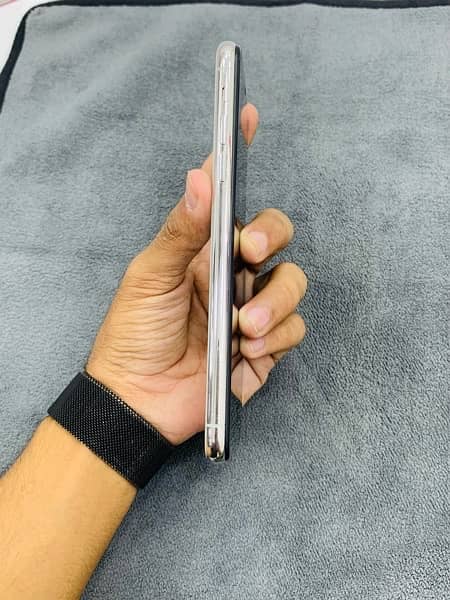 IPHONE 11 PRO MAX 64GB NON PTA 1