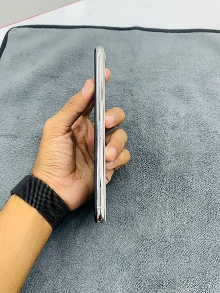 IPHONE 11 PRO MAX 64GB NON PTA 3