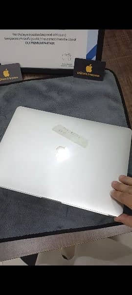 LIKE NEW MACBOOK PRO 2019 13 INCH TOUCHBAR I5 Q-C 8GB 512GB 63 CYCLE 1